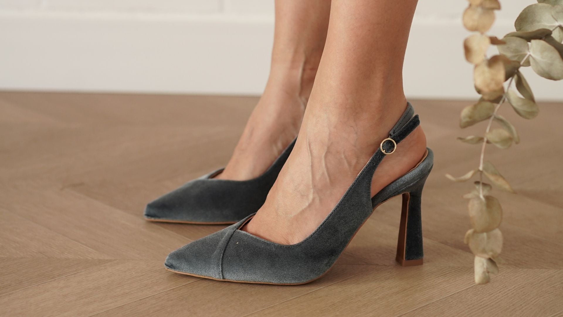 Zapatos para vestidos cortos