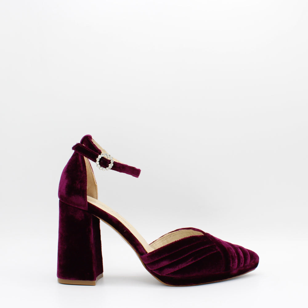 VELVET BURDEOS