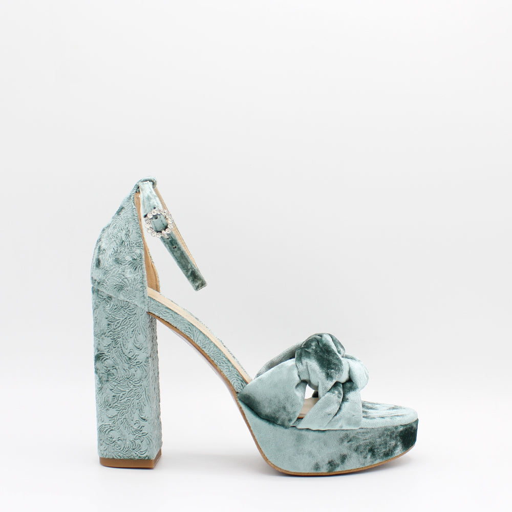 VELVET SEDA CIELO, BRDO