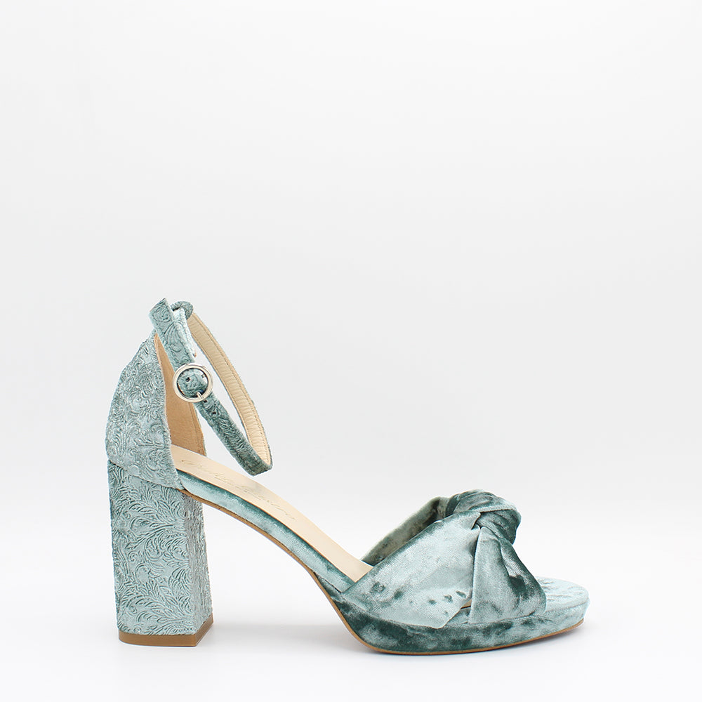 VELVET SEDA CIELO, BRDO