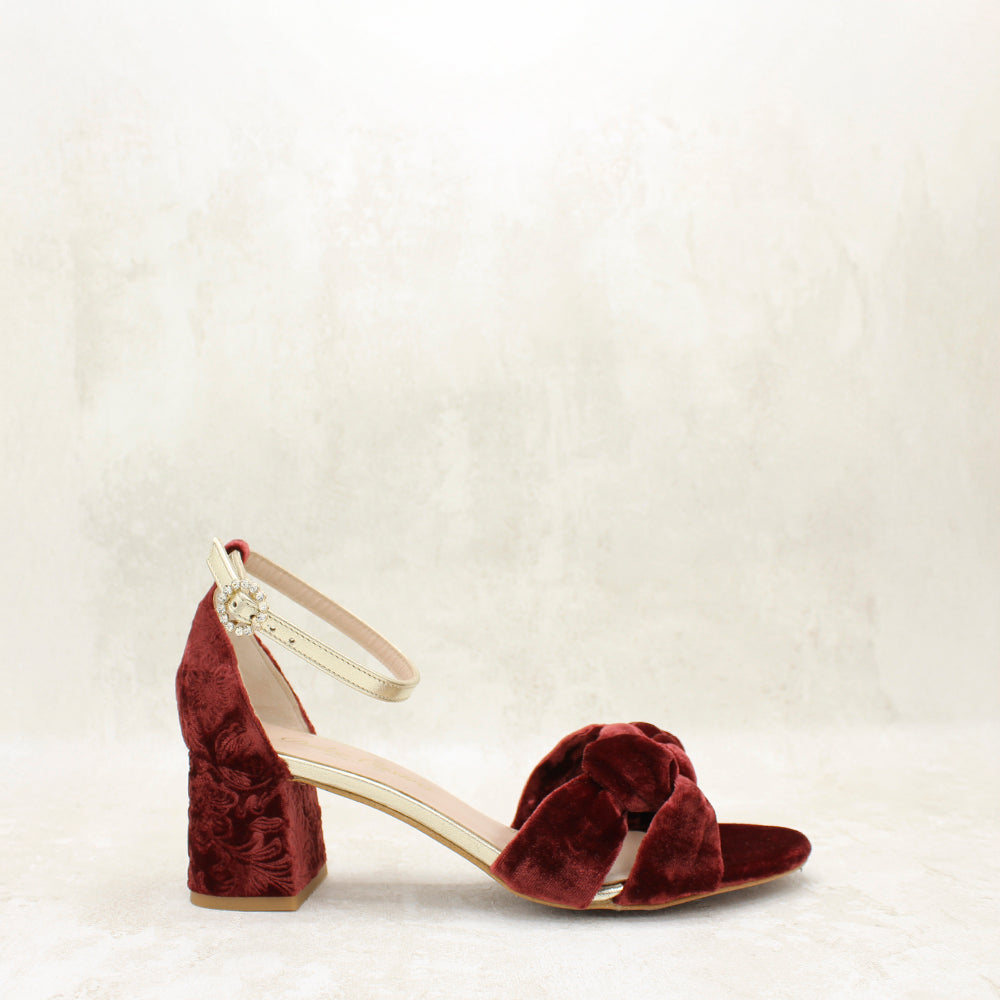 VELVET GARNET, BRDO, METAL CAVA