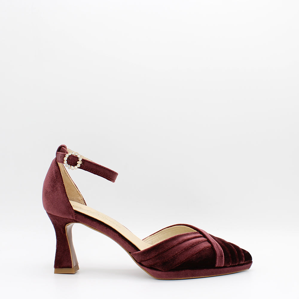 VELVET BURDEOS