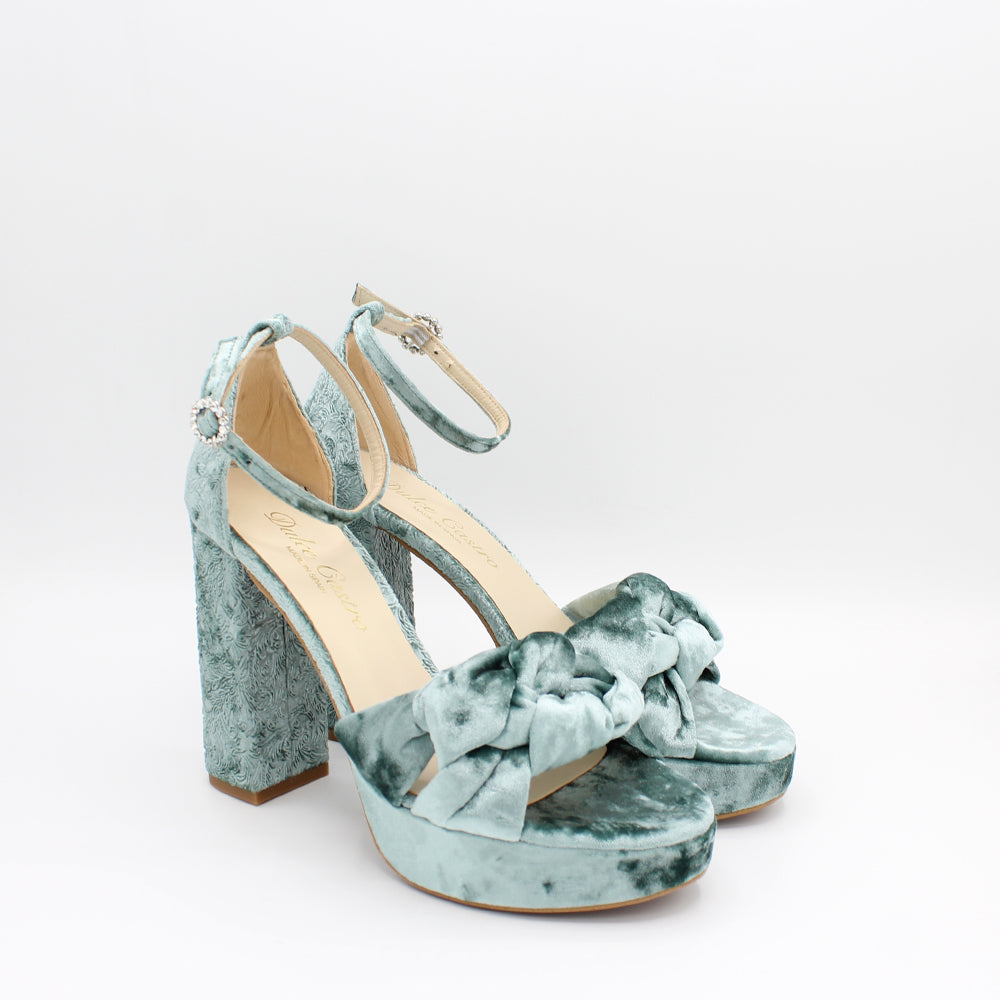 VELVET SEDA CIELO, BRDO