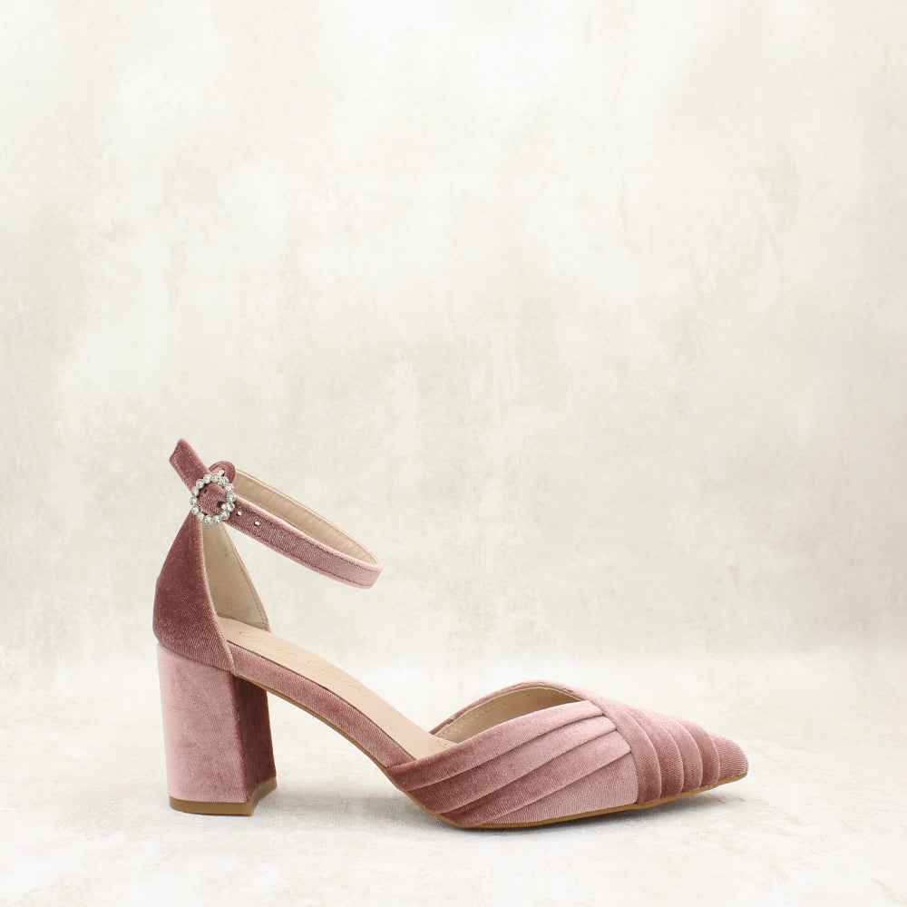 SERENA 7 VELVET MAQUILLAJE