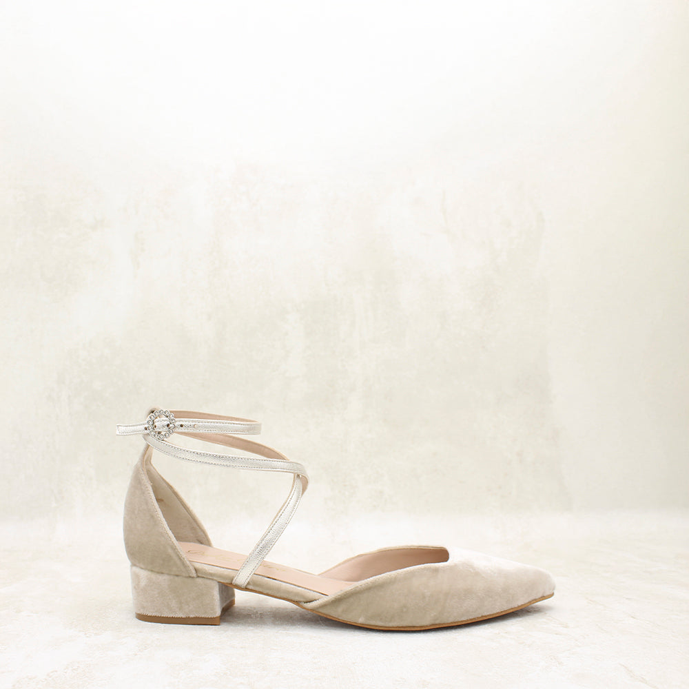 VALERIA 3 VELVET TAUPE, METAL PEARL