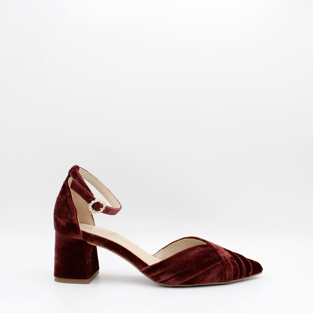 VELVET GARNETT