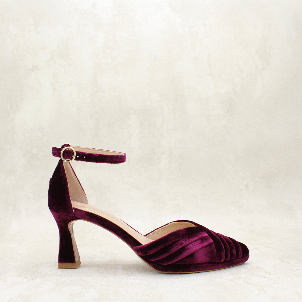 VELVET BURDEOS