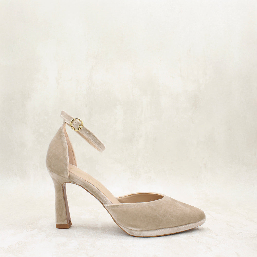 VELVET TAUPE
