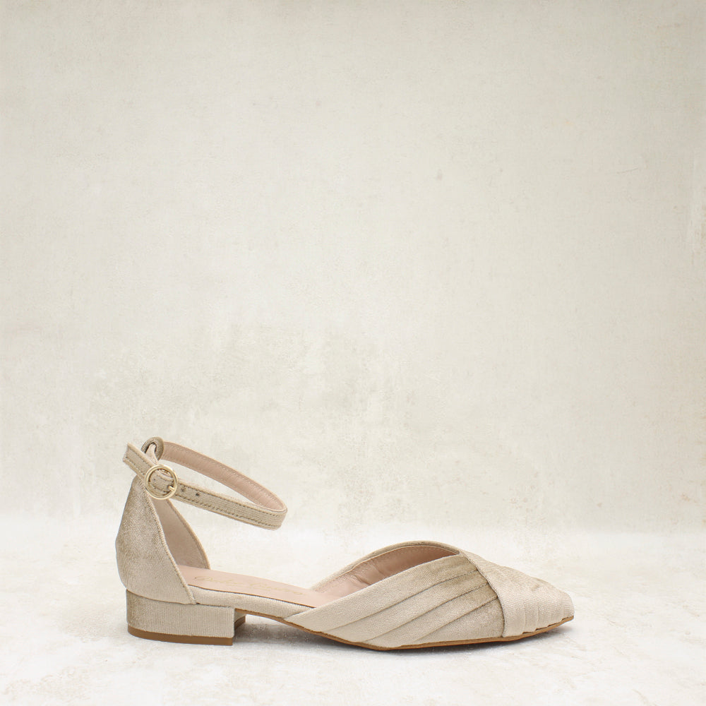 VELVET CAMEL