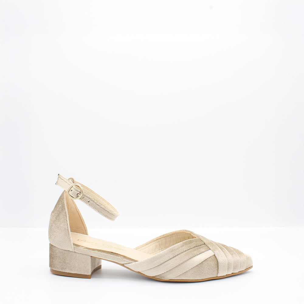 VELVET CAMEL