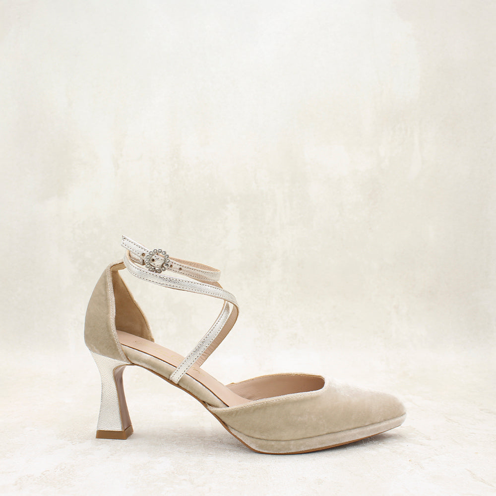 VELVET TAUPE, METAL PEARL