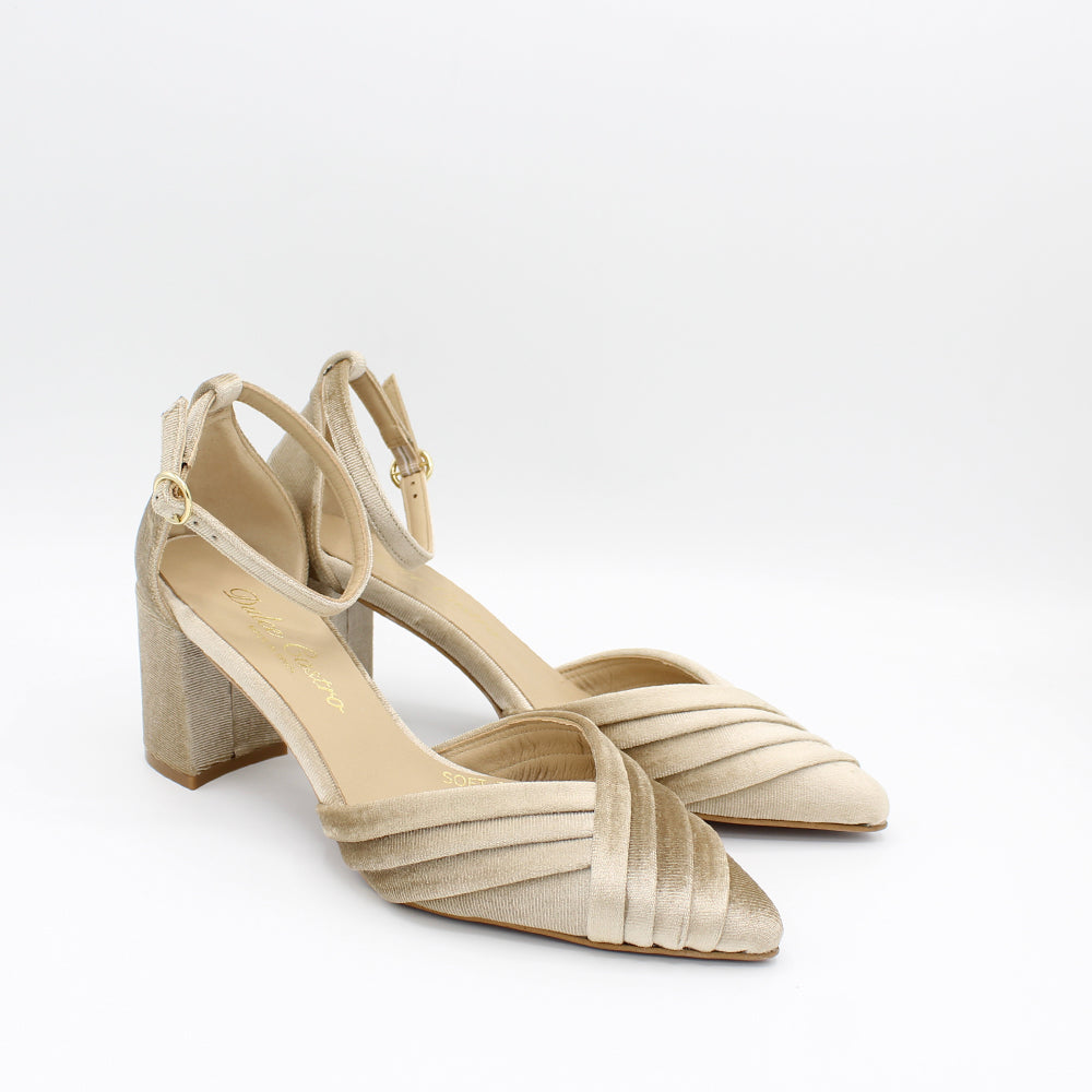VELVET CAMEL