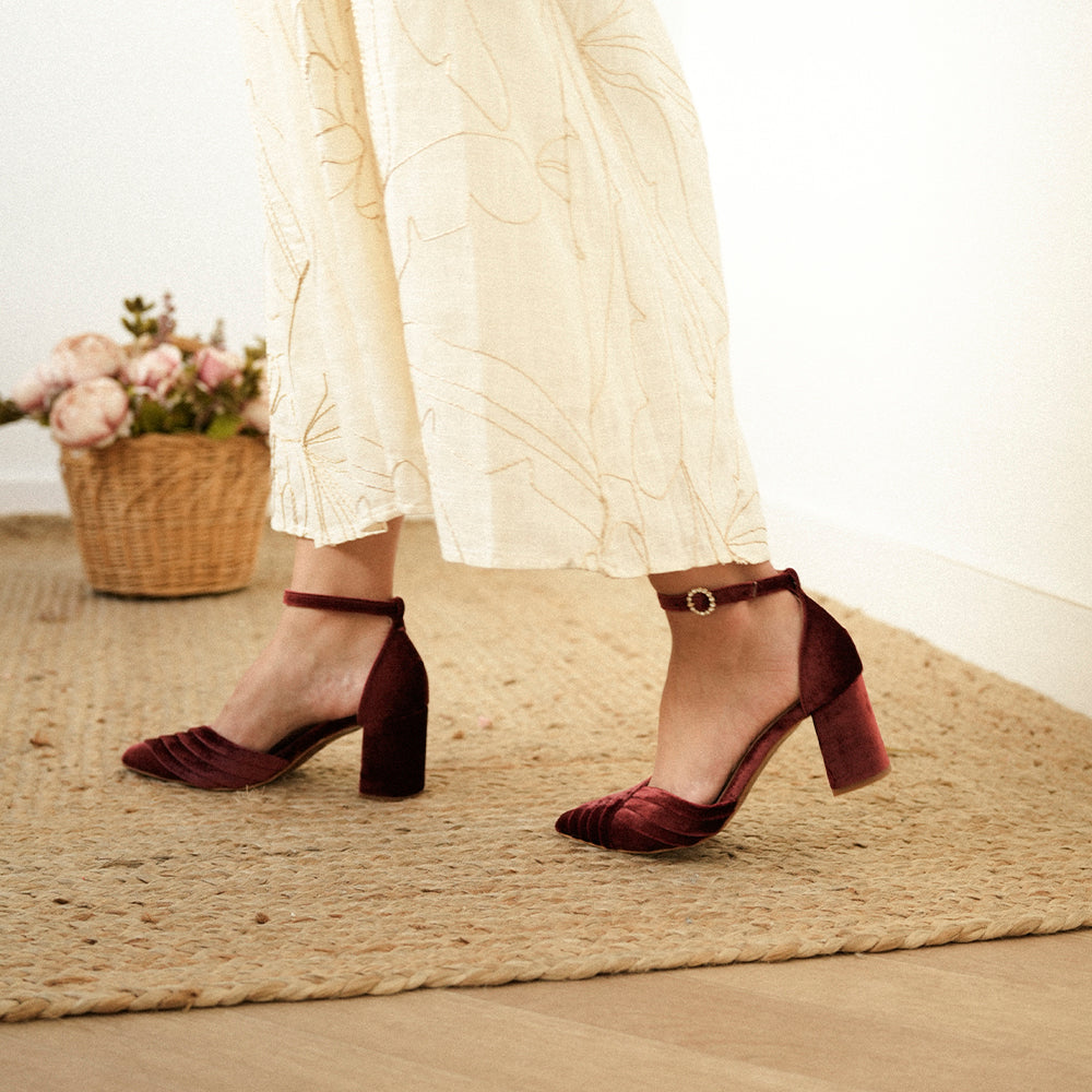 SERENA 7 VELVET GARNET